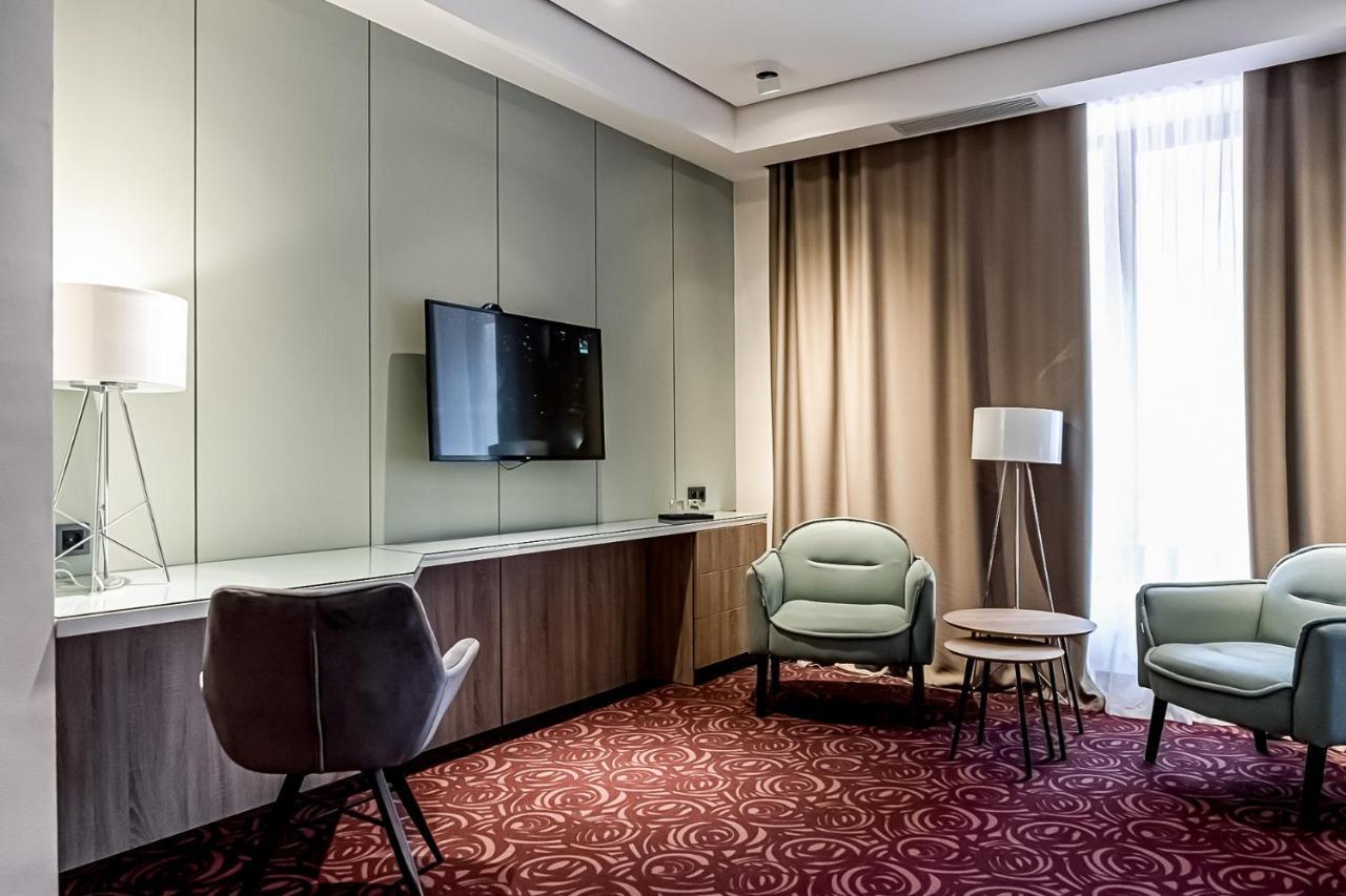 Best Western Plus Paradise Hotel Дилиян Екстериор снимка