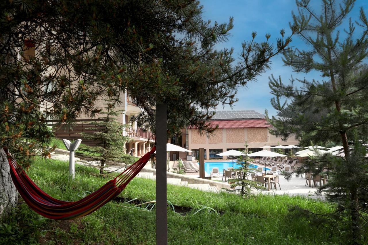 Best Western Plus Paradise Hotel Дилиян Екстериор снимка