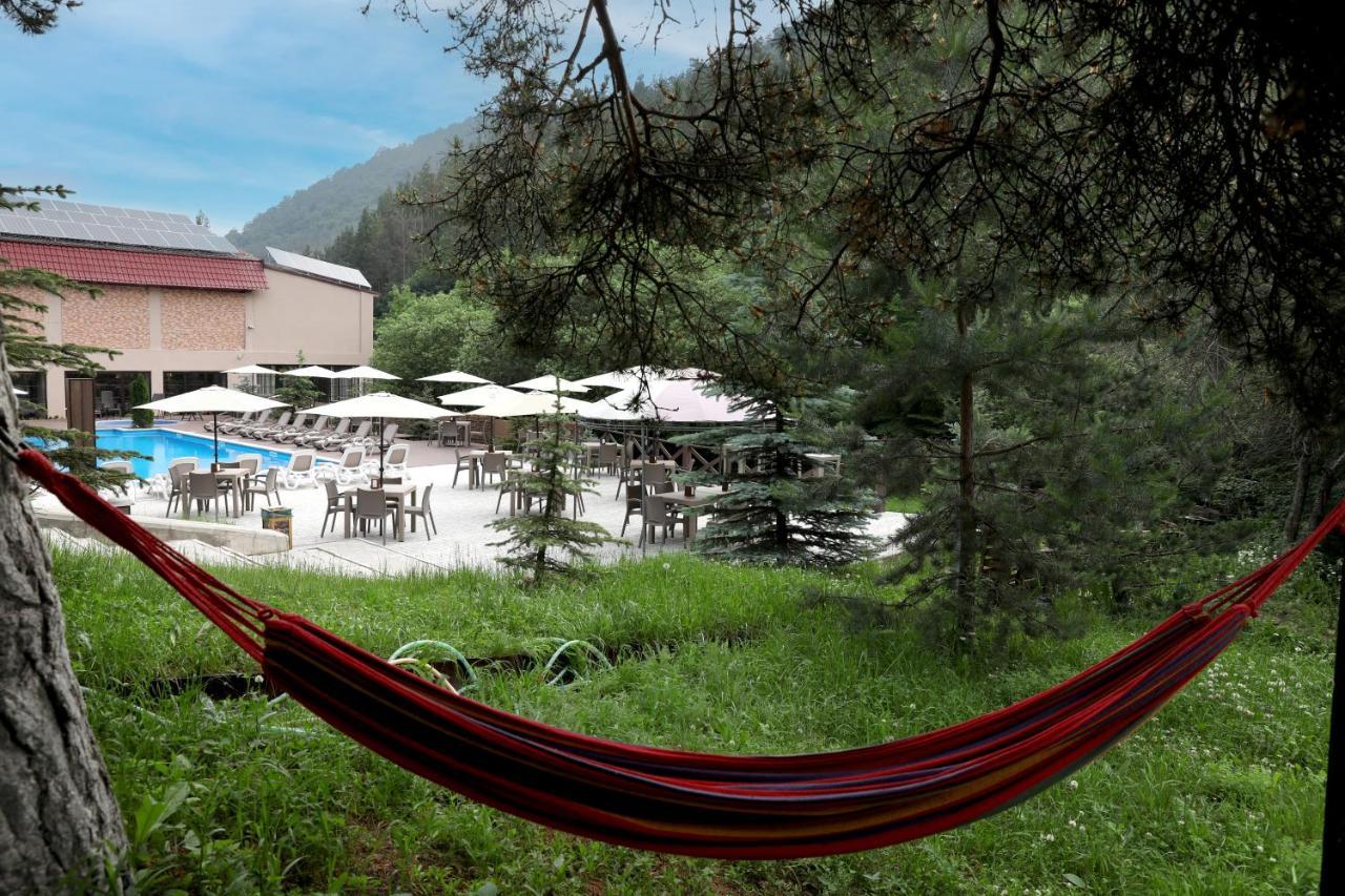 Best Western Plus Paradise Hotel Дилиян Екстериор снимка