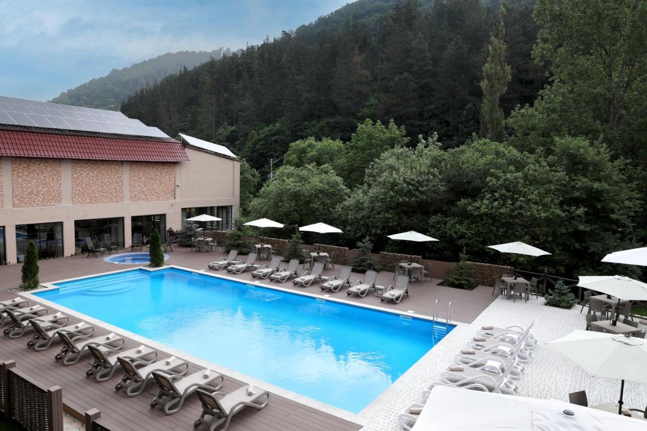 Best Western Plus Paradise Hotel Дилиян Екстериор снимка