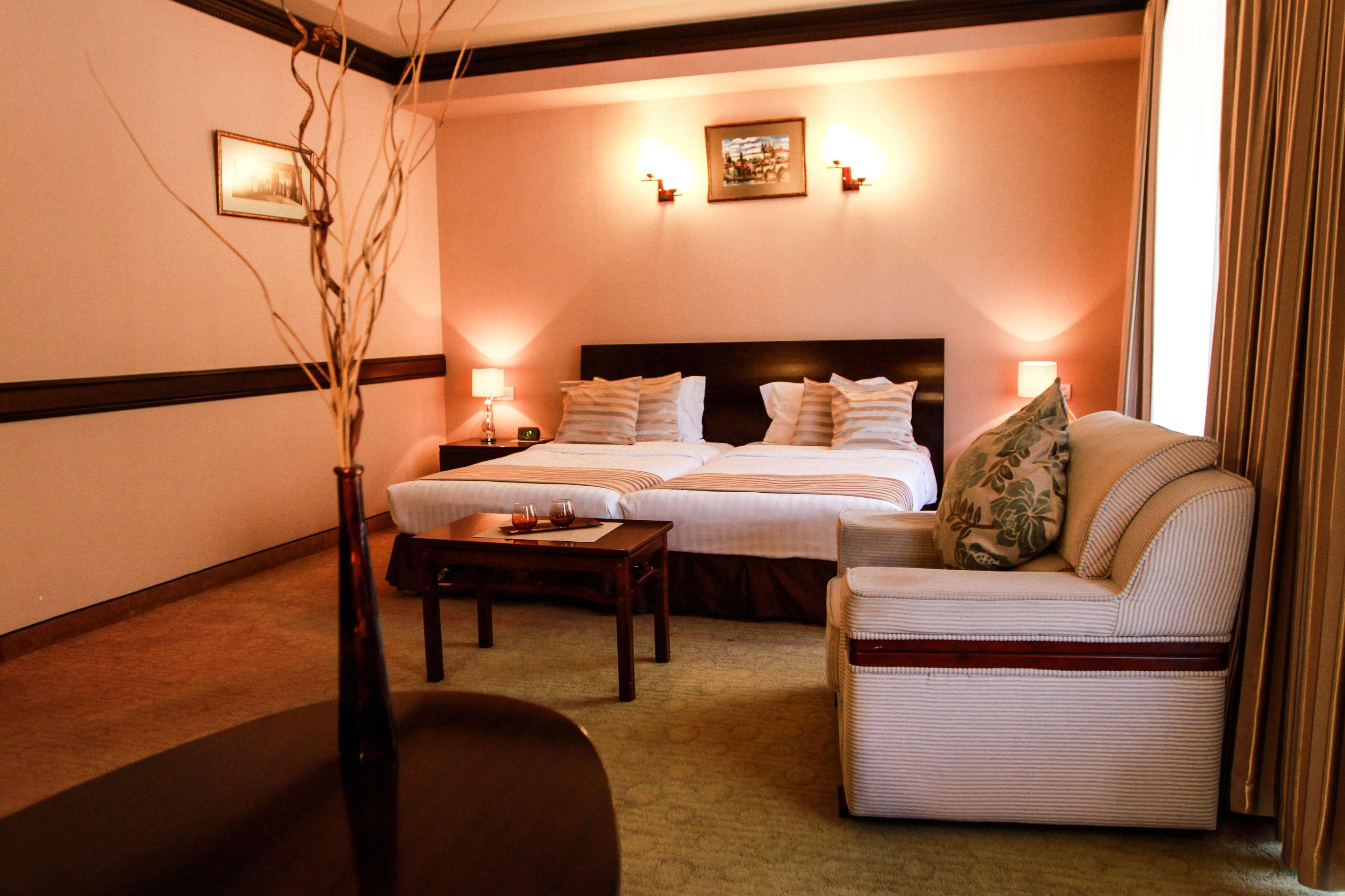 Best Western Plus Paradise Hotel Дилиян Екстериор снимка