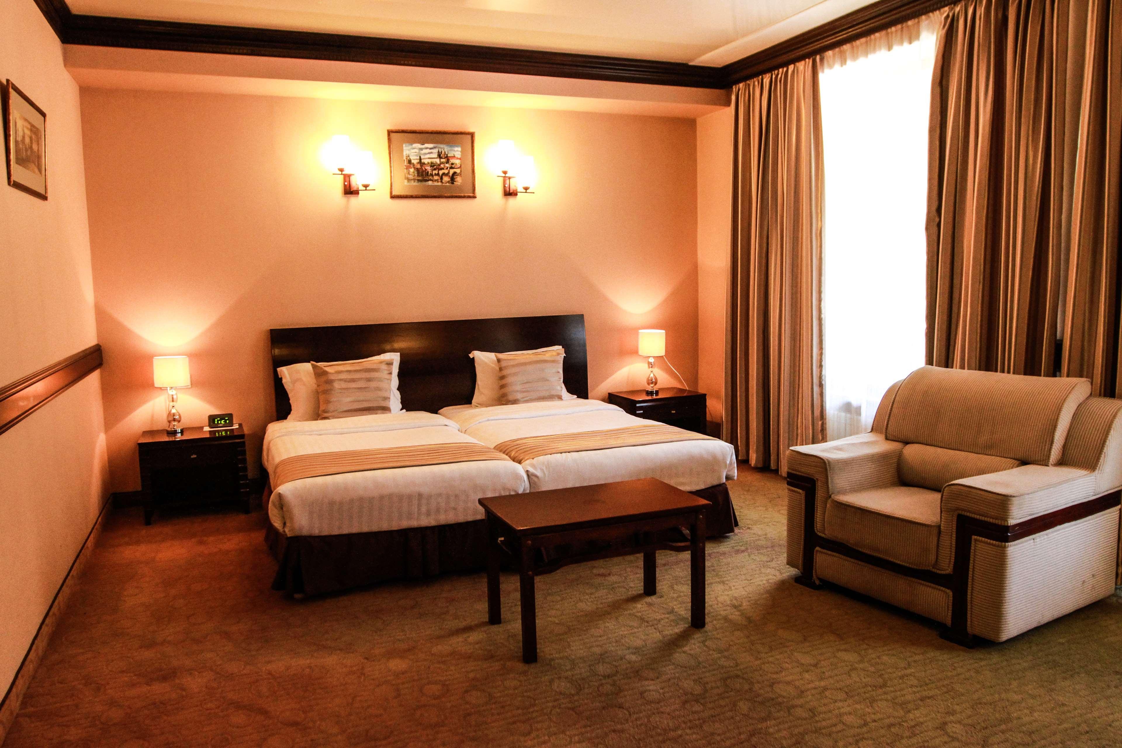 Best Western Plus Paradise Hotel Дилиян Екстериор снимка
