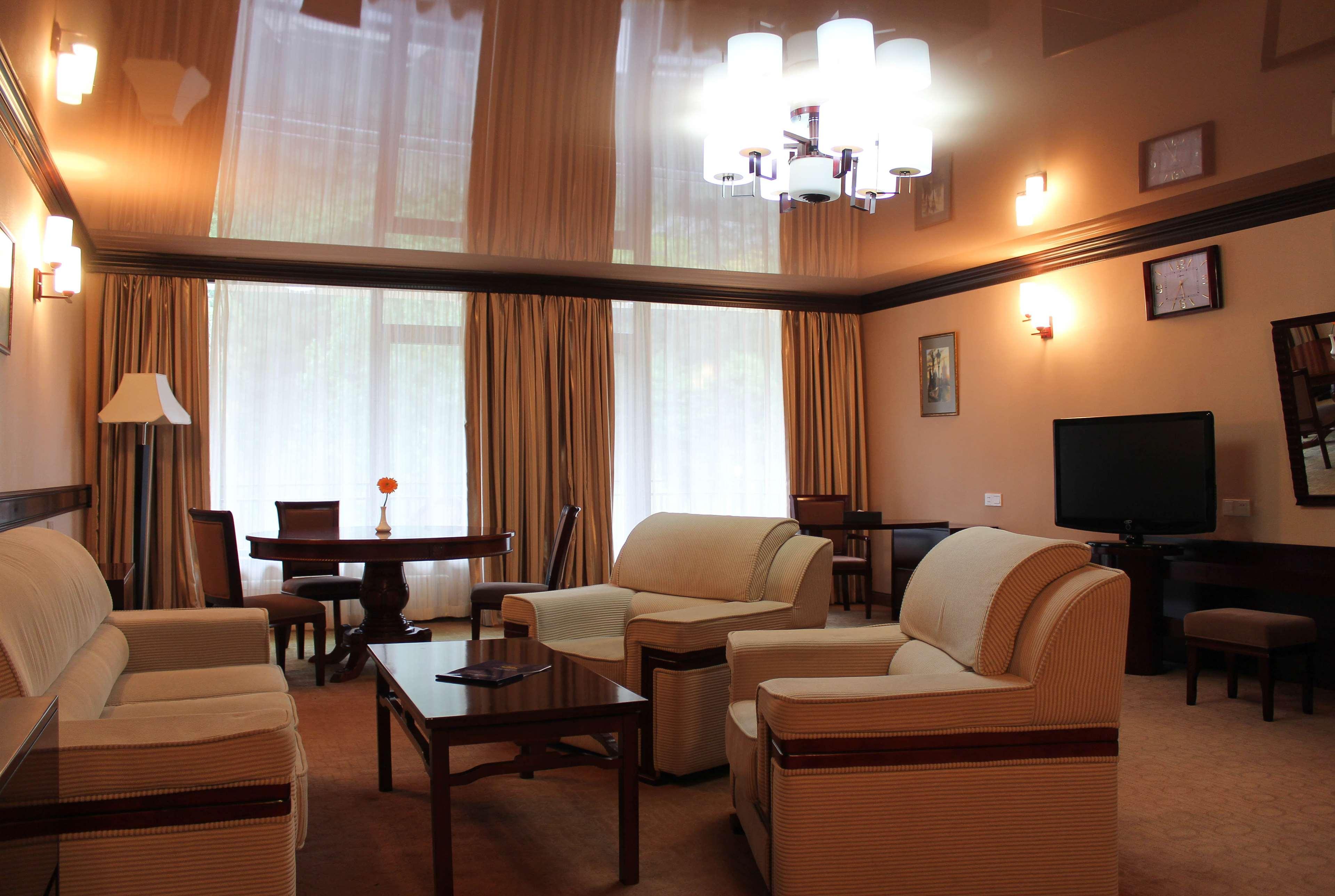 Best Western Plus Paradise Hotel Дилиян Стая снимка