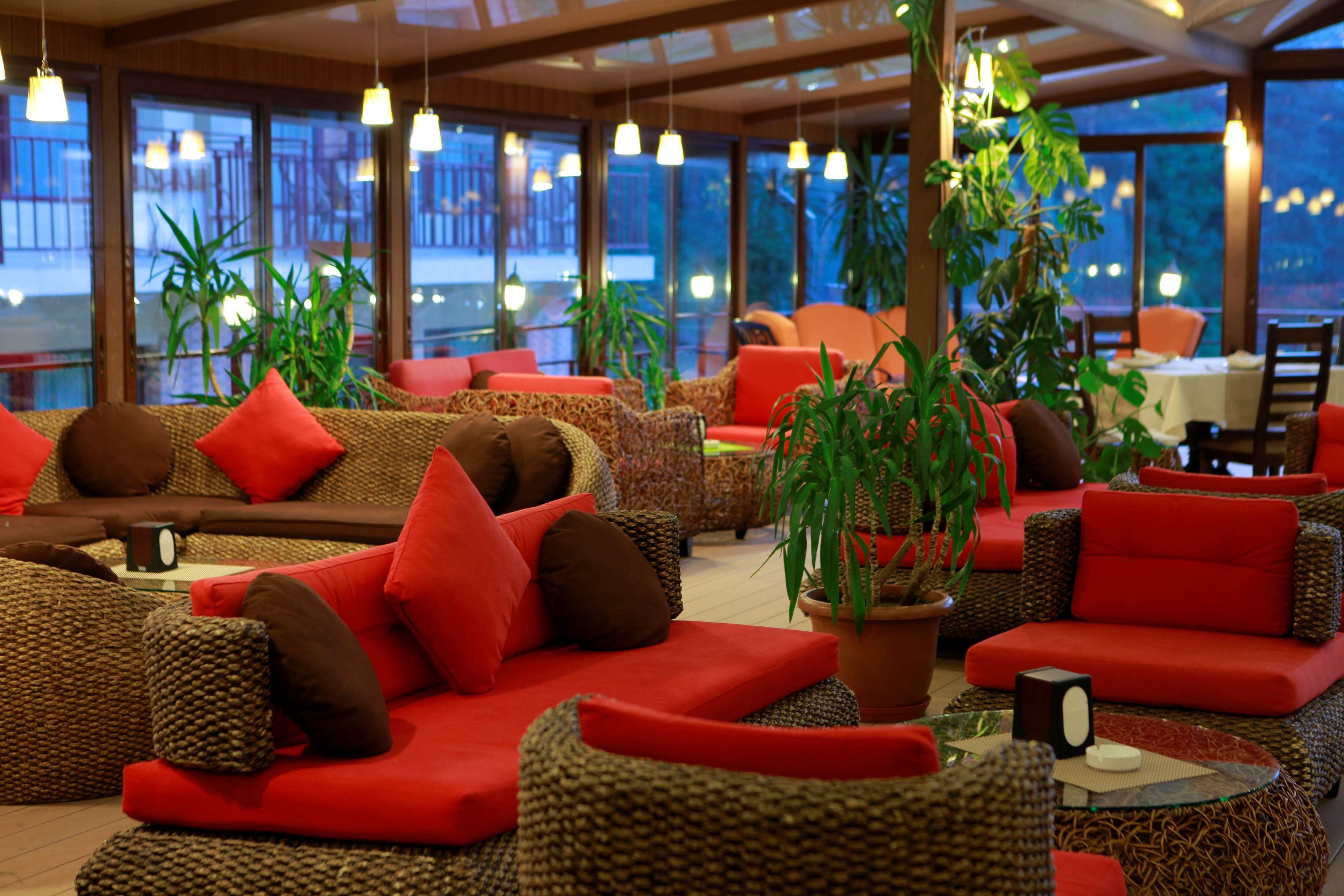 Best Western Plus Paradise Hotel Дилиян Екстериор снимка