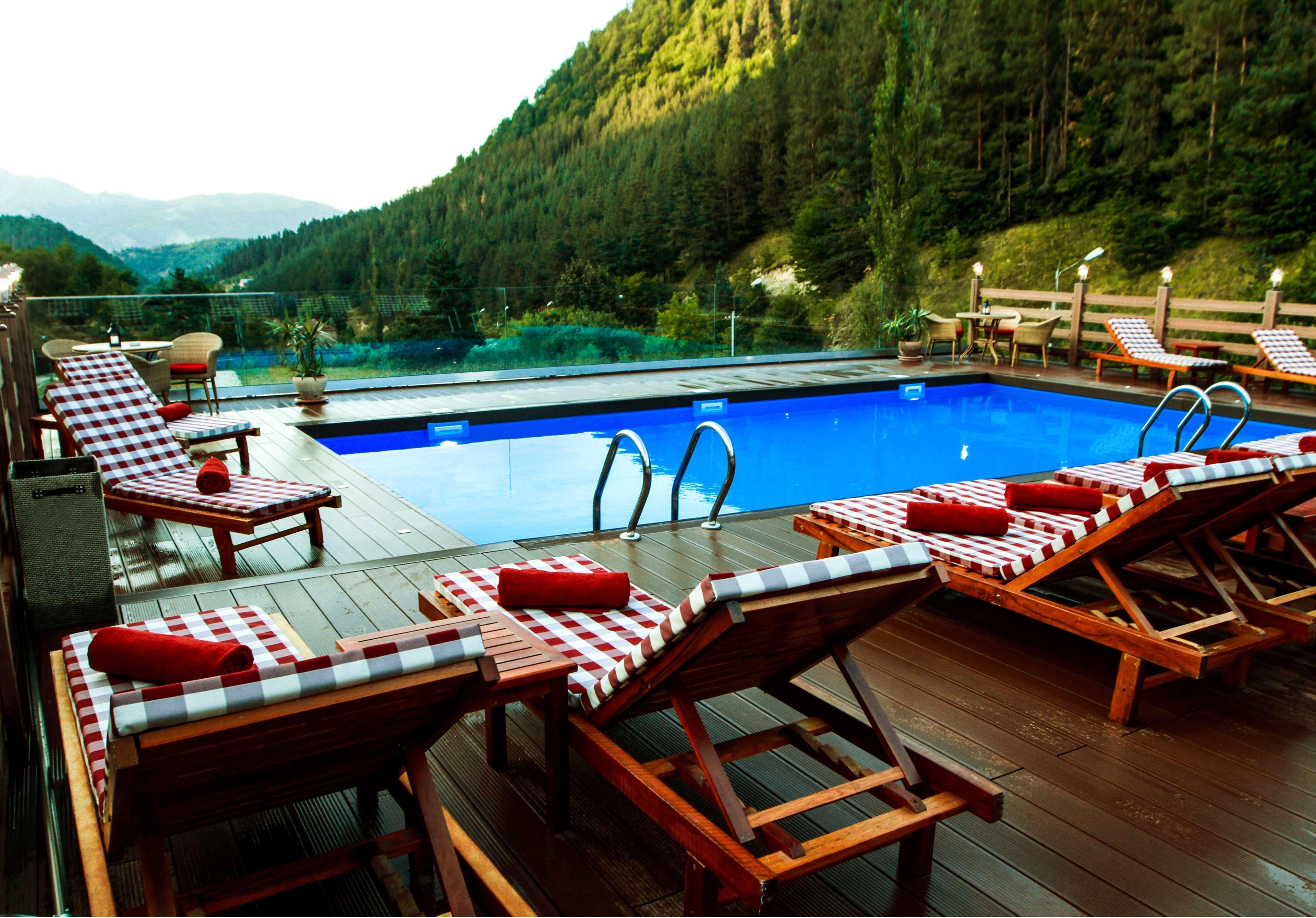 Best Western Plus Paradise Hotel Дилиян Екстериор снимка