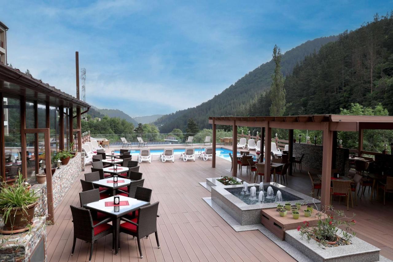 Best Western Plus Paradise Hotel Дилиян Екстериор снимка
