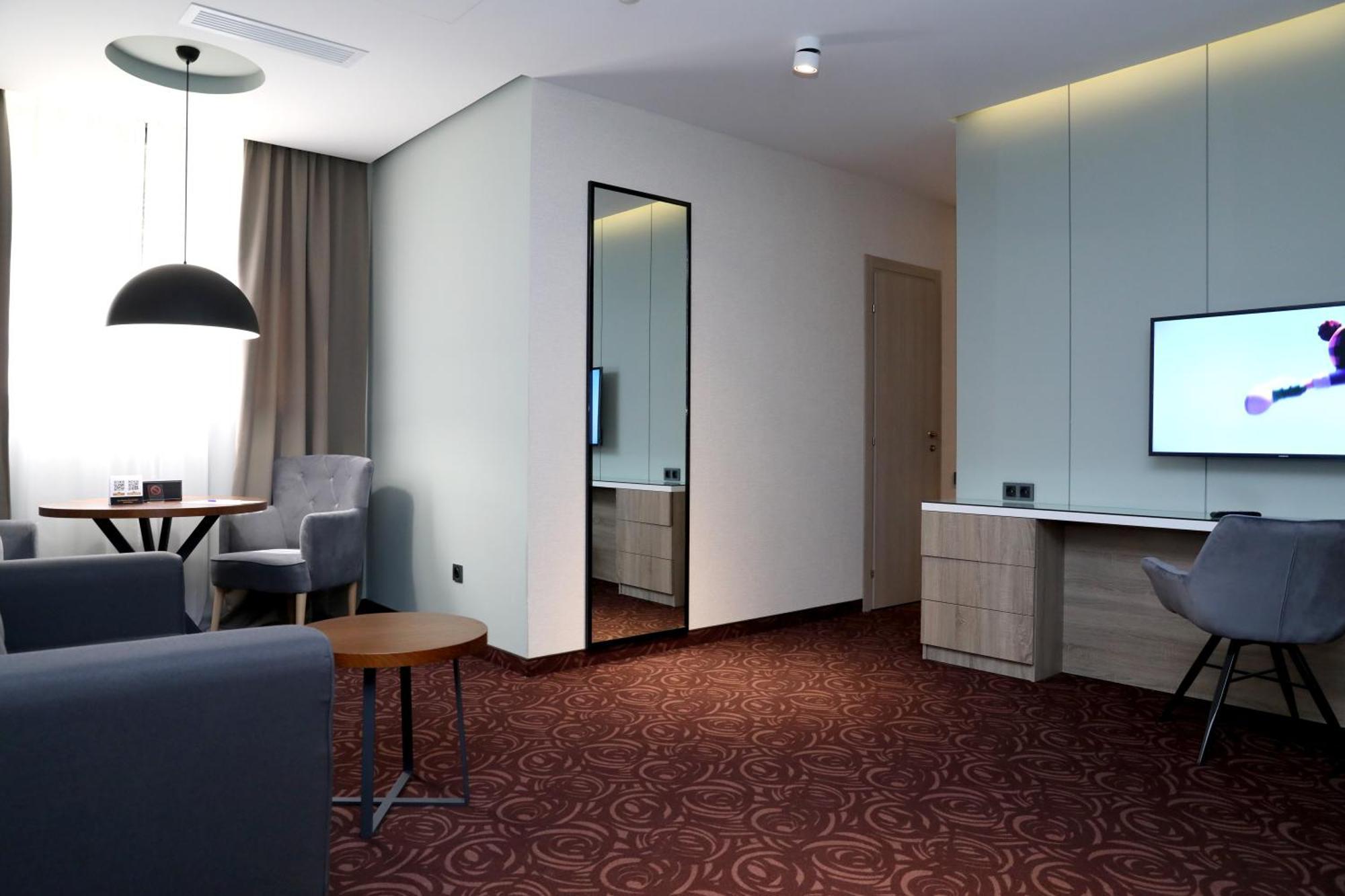 Best Western Plus Paradise Hotel Дилиян Екстериор снимка