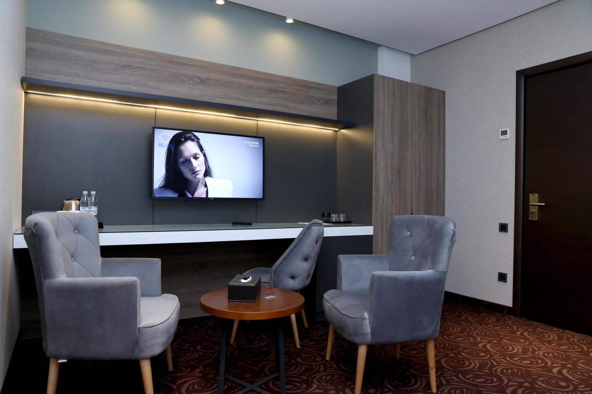 Best Western Plus Paradise Hotel Дилиян Екстериор снимка